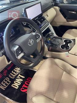 تۆیۆتا لاند کروزەر